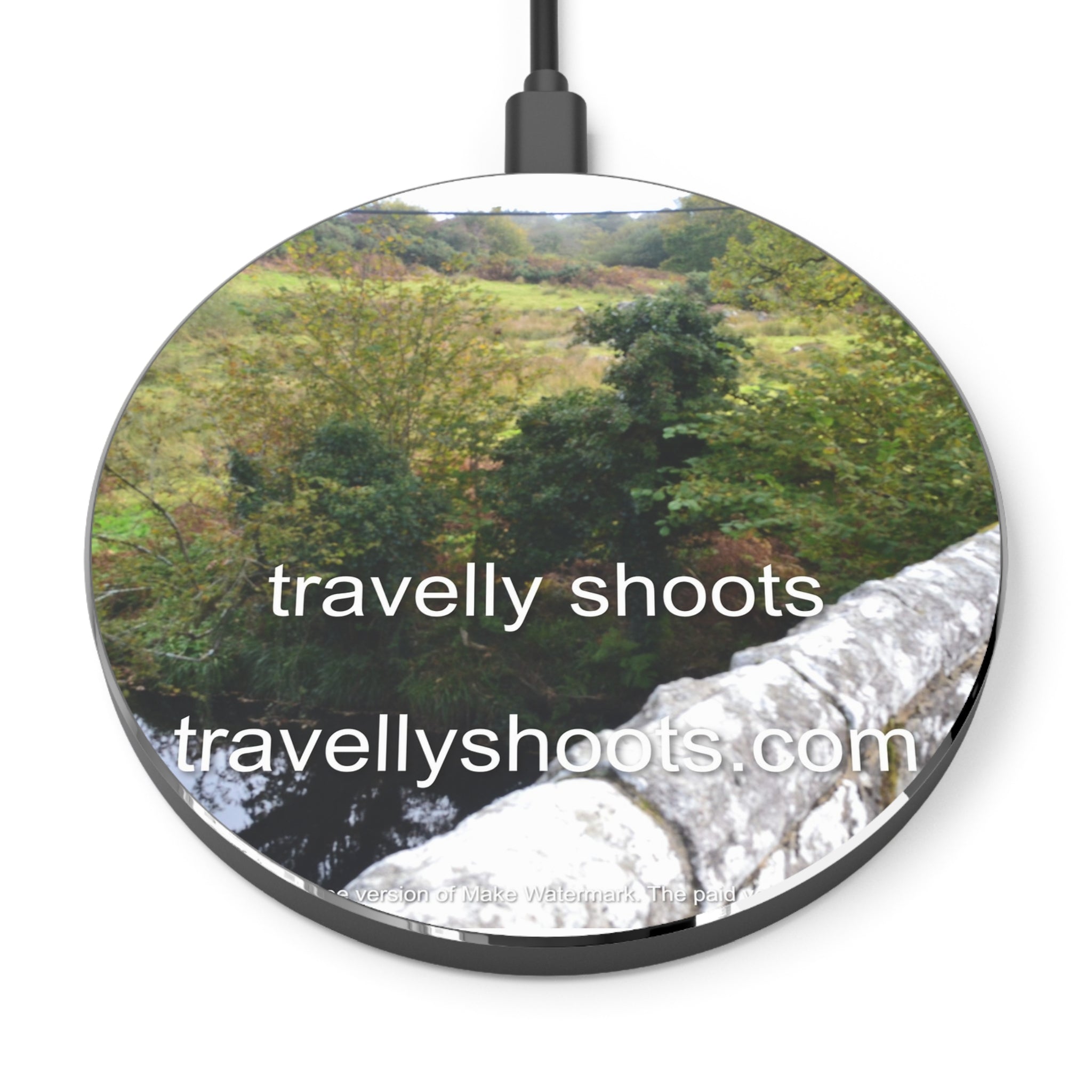 Wireless Charger – Scenic 'travelly shoots'nature impersonating animals Wireless Charging Pad